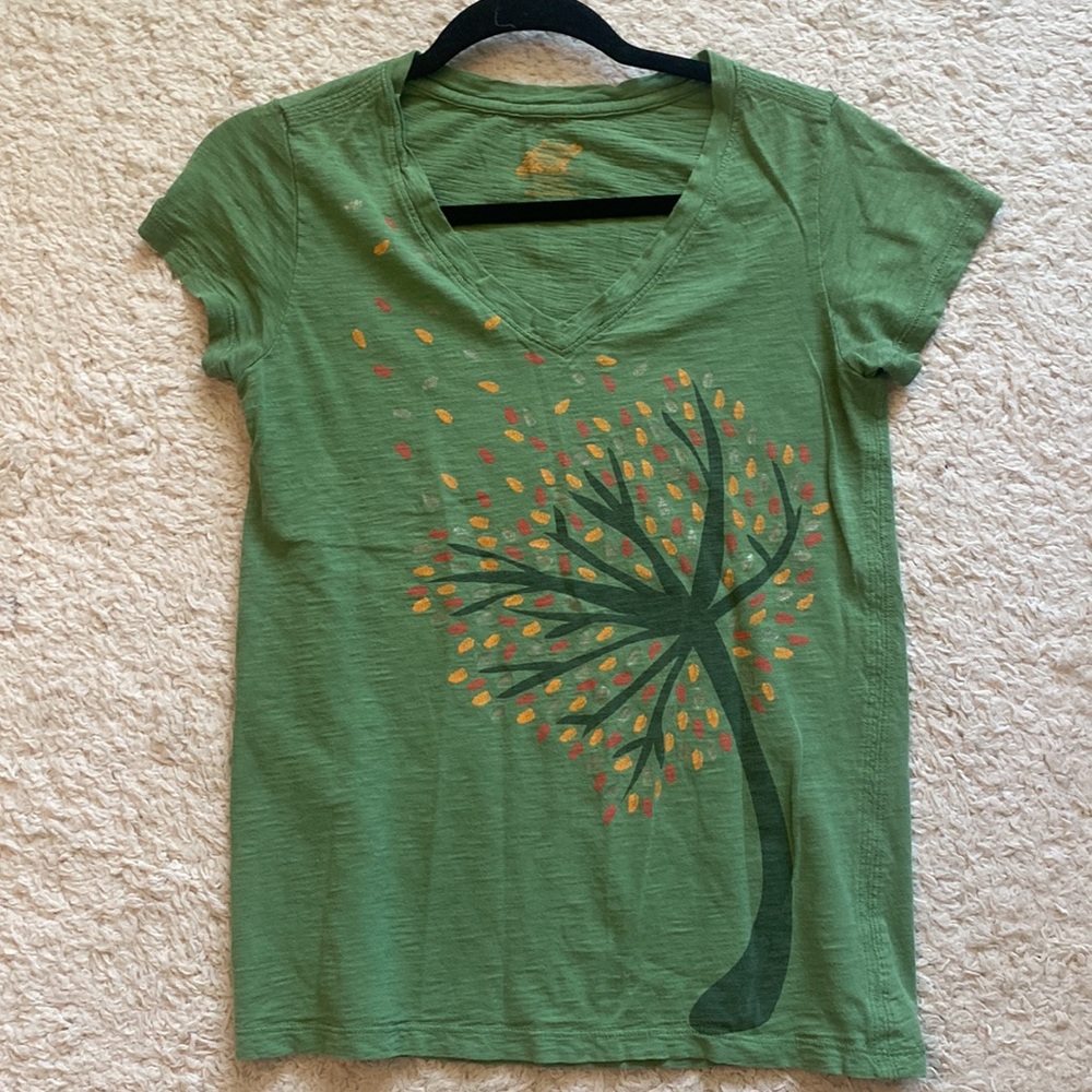 5/$20 tree leaf t shirt